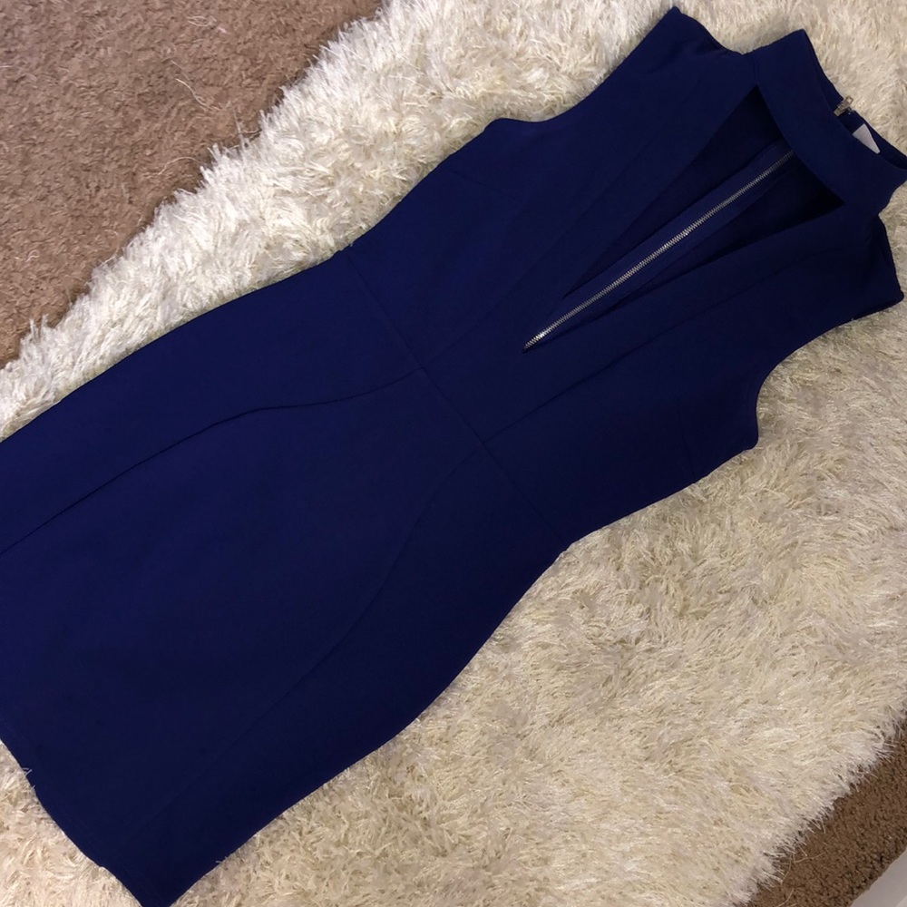 Dress - Picture 3 of 3